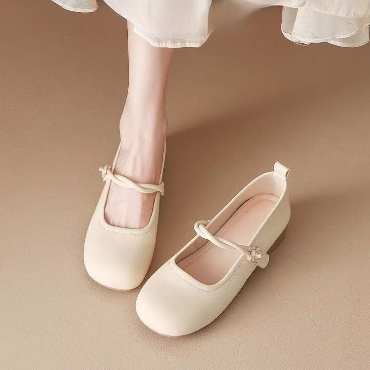 Lightweight autumn Mary Jane shoes with a strap, cheongsam made of soft leather, Collection Year 2026, wide stable heel, soft sole, french style