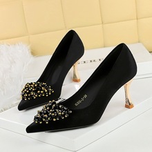 1818-H90 pointed high-heeled shoes with fine heels and beaded metal flowers, shallow mouthed and comfortable high heels made of velvet