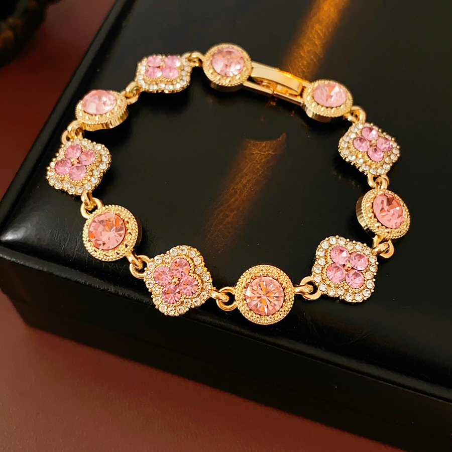 Brazalete de diamantes de cuatro hojas medieval de lujo ligero de alto nivel de sensación de diseño de pulsera sofisticada de nicho joyas de mujer