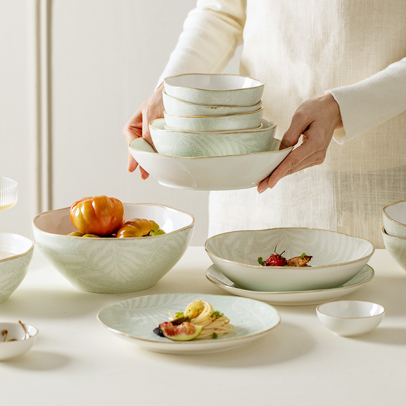 Porcelana de pelo suelto hogar bandeja de filete esmaltada de cerámica de color platos de arroz platos cubiertos paquete de caja de regalo