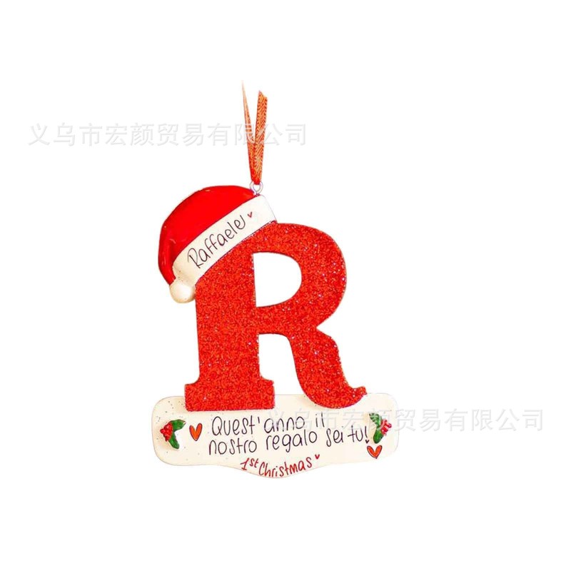 国境を越えた新しい26文字の英語の車がクリスマスツリーを飾って家の装飾品を飾っている|undefined