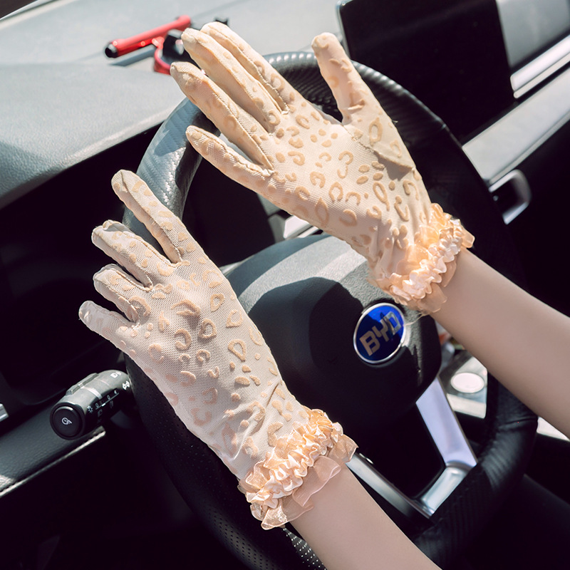 Summer sun protection short gloves lace bridal etiquette thin hollow driving and cycling ladies wedding gloves wholesale