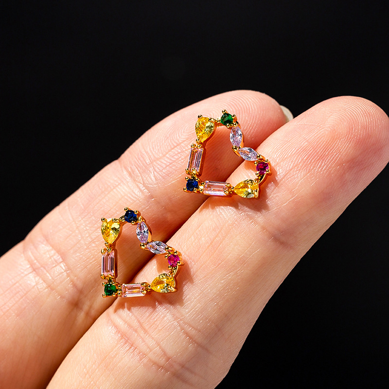 Copper Material Heart Shape Pattern Women's Gender 1 Pair Simple Style Heart Shape Plating Copper Zircon Ear Studs