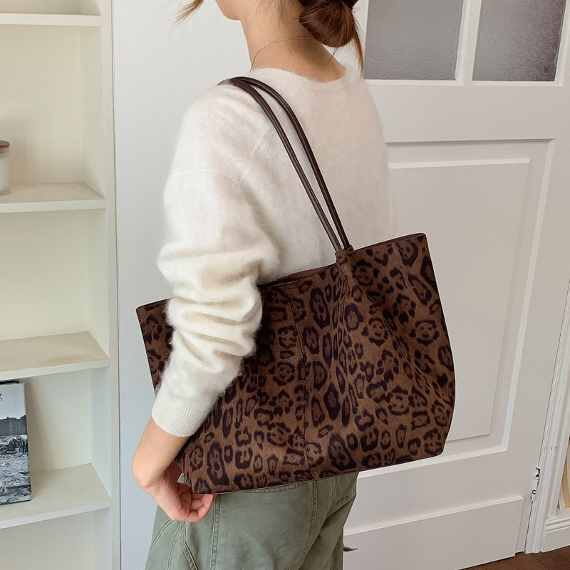 Túi tote nữ họa tiết da báo cỡ lớn, túi đeo vai kiêm túi xách tay phong cách retro — Họa tiết da báo nâu, Họa tiết da báo đen xanh chi tiết 21