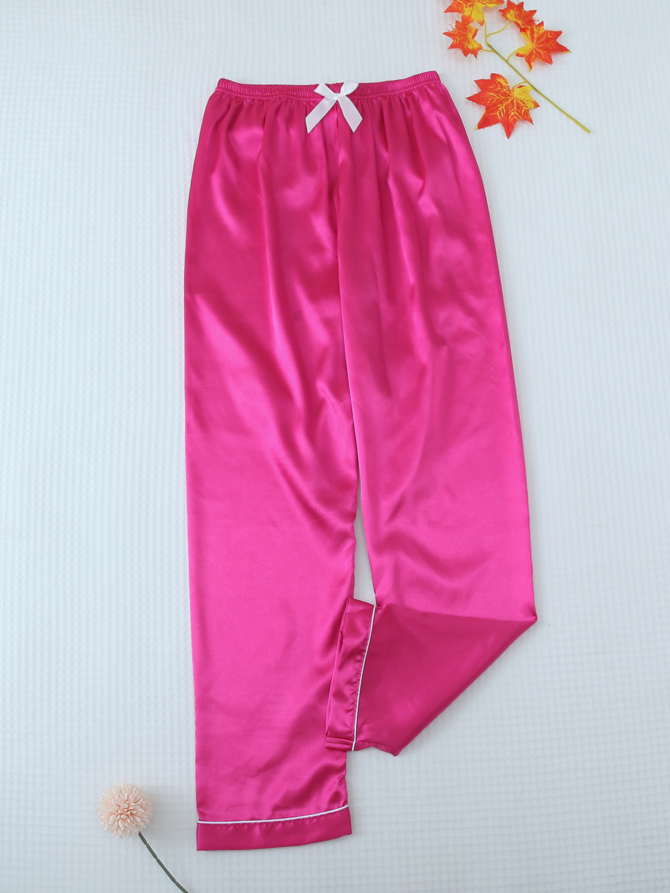 Dames satin pyjama set met korte mouwen en lange broek_voghion.com
