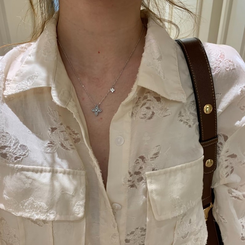 新款灰蓝色四叶草项链女轻奢小众高级感甜美可爱少女感简约锁骨链|undefined