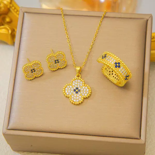 Cross-border best-selling four-leaf clover necklace, a stylish and unique piece of jewelry that won't fade, including earrings and rings with diamond accents, directly from the manufacturer
