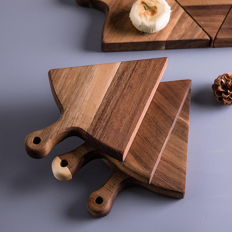 Tablero de madera tabla de cortar carne fruta postre desayuno plato creativo con mango colgando dividir tablero de pizza