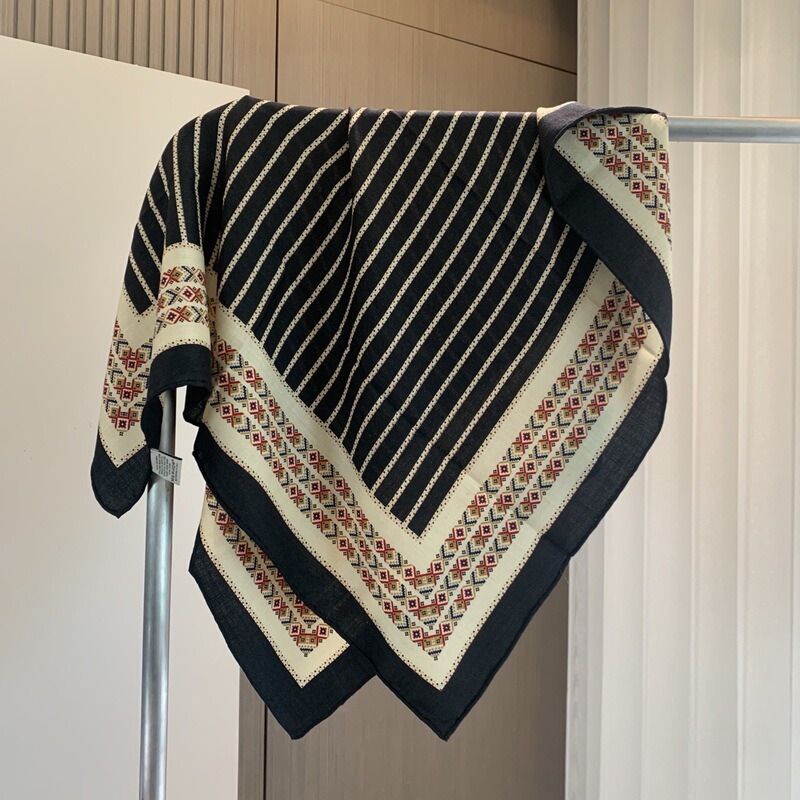 New Style 90S Striped Printed Silk Wool Fashion Autumn and Winter Decorative Scarf, Warm Neck Scarf, Hairband, Bag Tie, Large Square Scarf New Style 90S Striped Printed Silk Wool Fashion Autumn and Winter Decorative Scarf, Warm Neck Scarf, Hairband, Bag Tie, Large Square Scarf