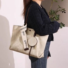 通勤大容量托特包2025新款红色包包腋下包日常可用结婚包女新娘包