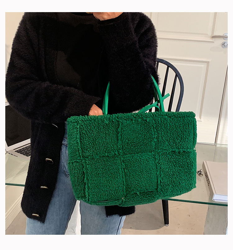 Fur Bag 2021 New Autumn And Winter Tote Bag Women's Large Capacity Niche Woven Bag Stylish Simple And Versatile Handbag display picture 2