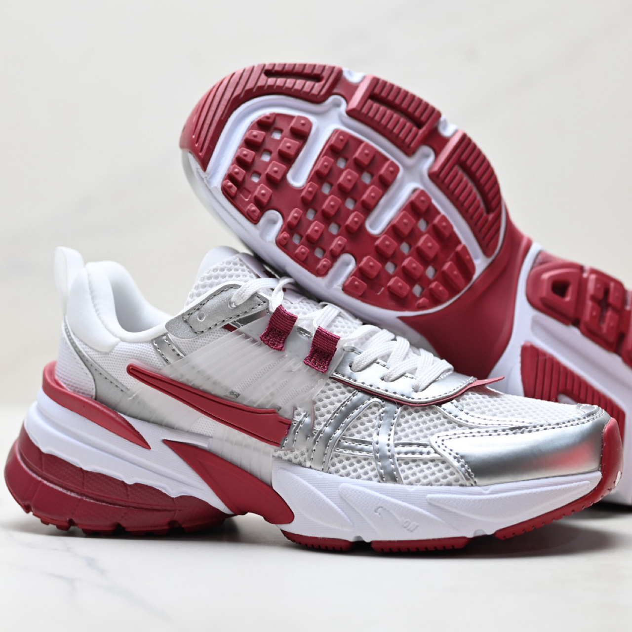 Putian Pure Original V2K Run Running Shoes Are Breathable, Comfortable, Lightweight, Shock-Absorbing, Fashionable, Versatile, and Casual Sports Shoes for Men and Women
