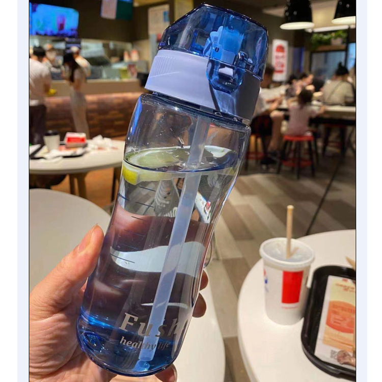 Misma fábrica al por mayor nueva cuerda de estudiante taza portátil 650ml PC taza de plástico cubierta de rebote taza de agua taza de espacio