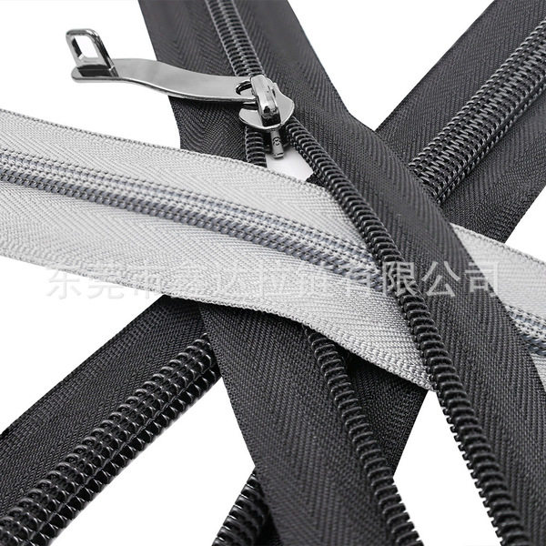 Double-layer nylon explosion-proof suitcase with zipper