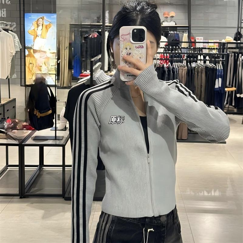 Autumn and winter women's stylish three-stripe embroidered slim-fit knitted cardigan, simple slimming top, women's trendy knitted jacket