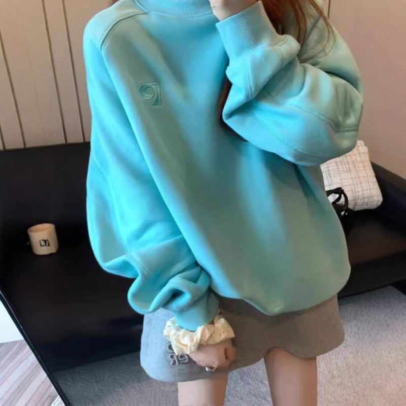 Light Blue Milk Fufu Round Neck Sweatshirt for Women, New Autumn and Winter Popular Style, High-End Embroidered Petite Trendy
