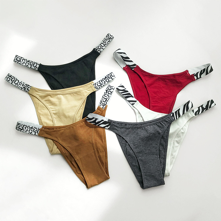 Solid Color Anti-seam Invisible Patchwork Low Waist Thong Panties display picture 1