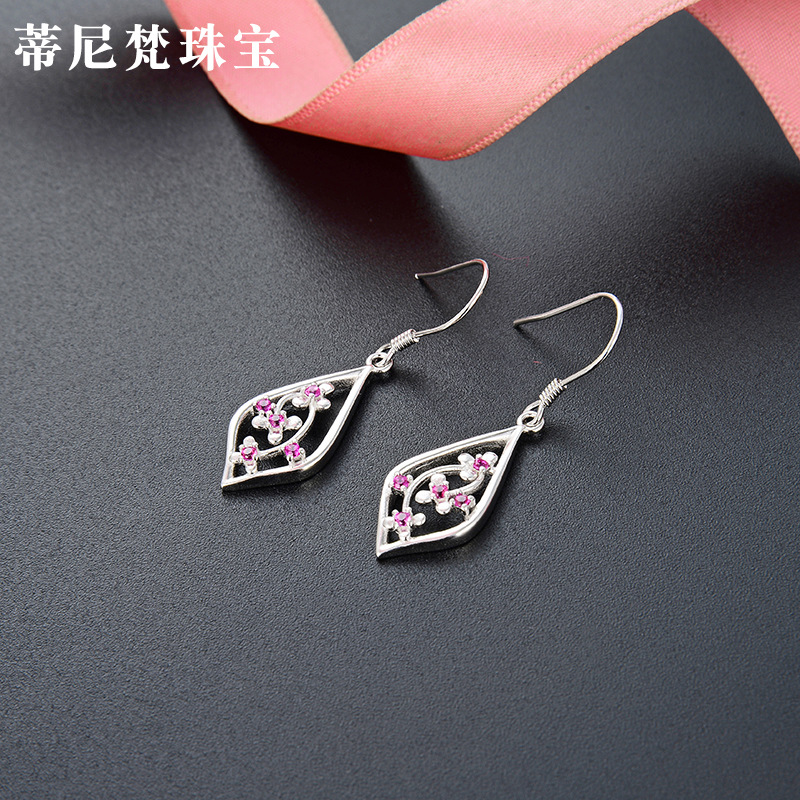 S925 pendientes de plata esterlina pendientes de moda femenina temperamento nicho diseño con incrustaciones de circón flor en forma de gota gancho para la oreja joyería del oído