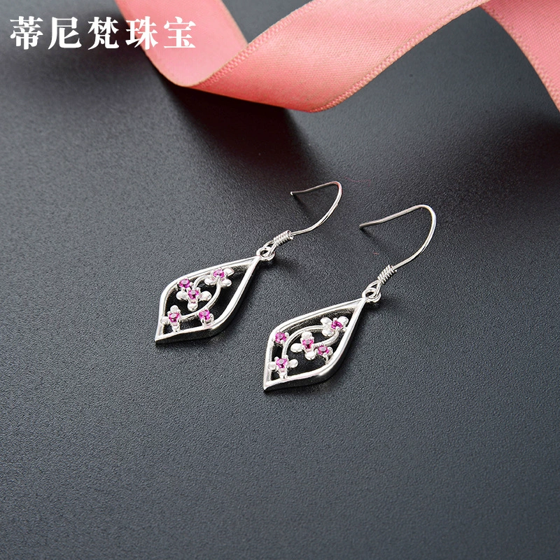 Стильные серьги, маленький дизайн из zirconium