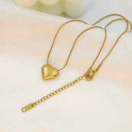 项链;耳环;戒指