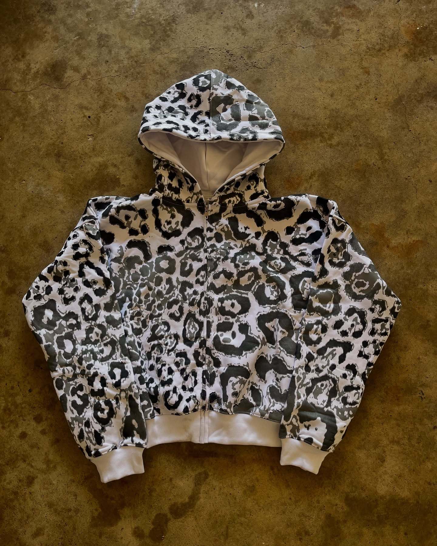 Y2K Animal Print Zip-Up Hoodie – Unisex Streetwear Jacket With 3D Embossed Design | Retro Futurism & Hip-Hop Fashion_viptrois.com