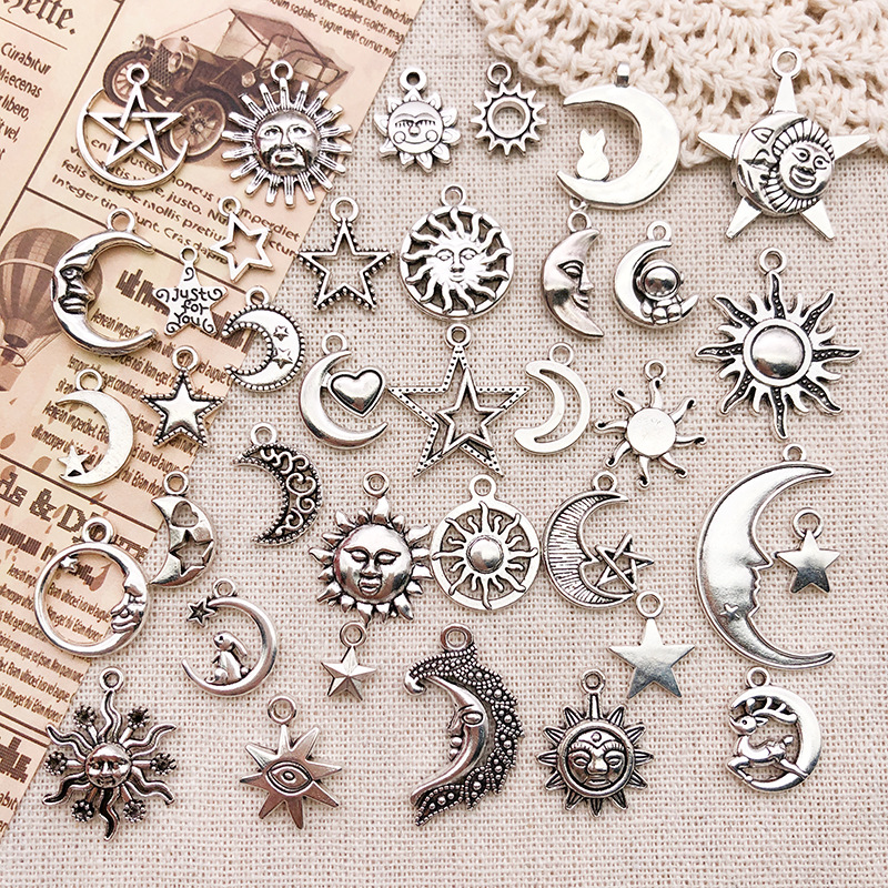DIY accesorios de la joyeria 1 Luna estrella sol planeta colgante pequeño colgante accesorios de joyeria colgante de aleacion de zinc