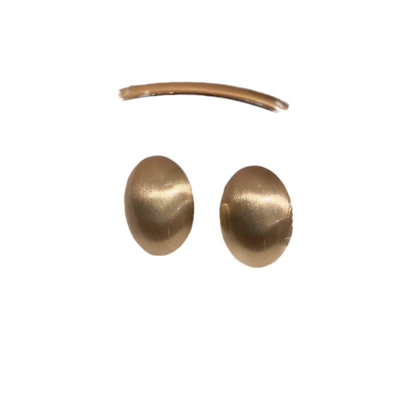 Metal silver needle, universal brand fashionable earrings, simple and elegant design, high-quality style