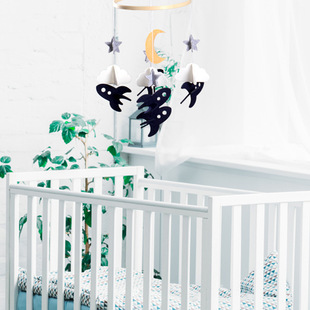 Baby Bed Bell Rattle for Children Aged 0-1 Years, Musical Rotating Bedside Bell, Baby Soothing Cloth Toy Gift Wind Chime