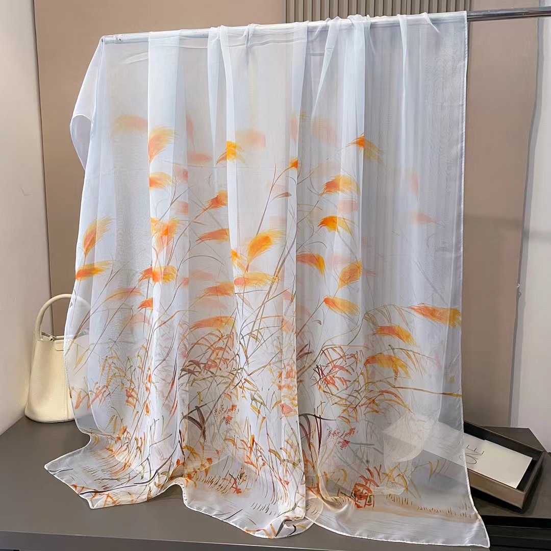 春と秋のシルクスカーフ女性用2026年新作大判ガーゼスカーフ、スタイリッシュでシンプル、多用途、おしゃれな日焼け止めショール、お母さんへのプレゼントに最適。