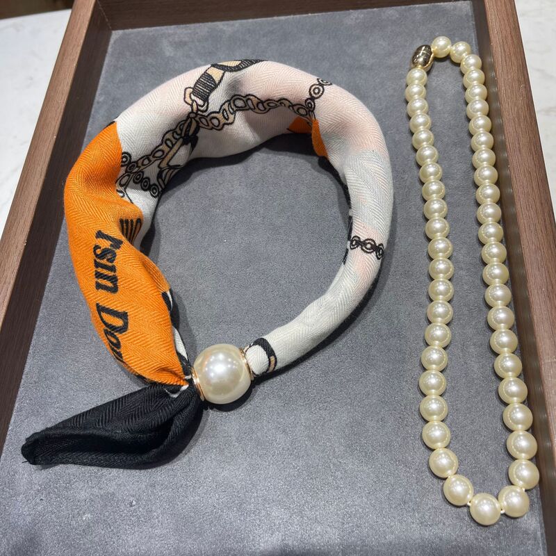 New Lazy Silk Scarf New Magnetic Buckle Shell Bead Long Silk Scarf Necklace Women's Spring, Autumn and Summer Thin Neck Protector
