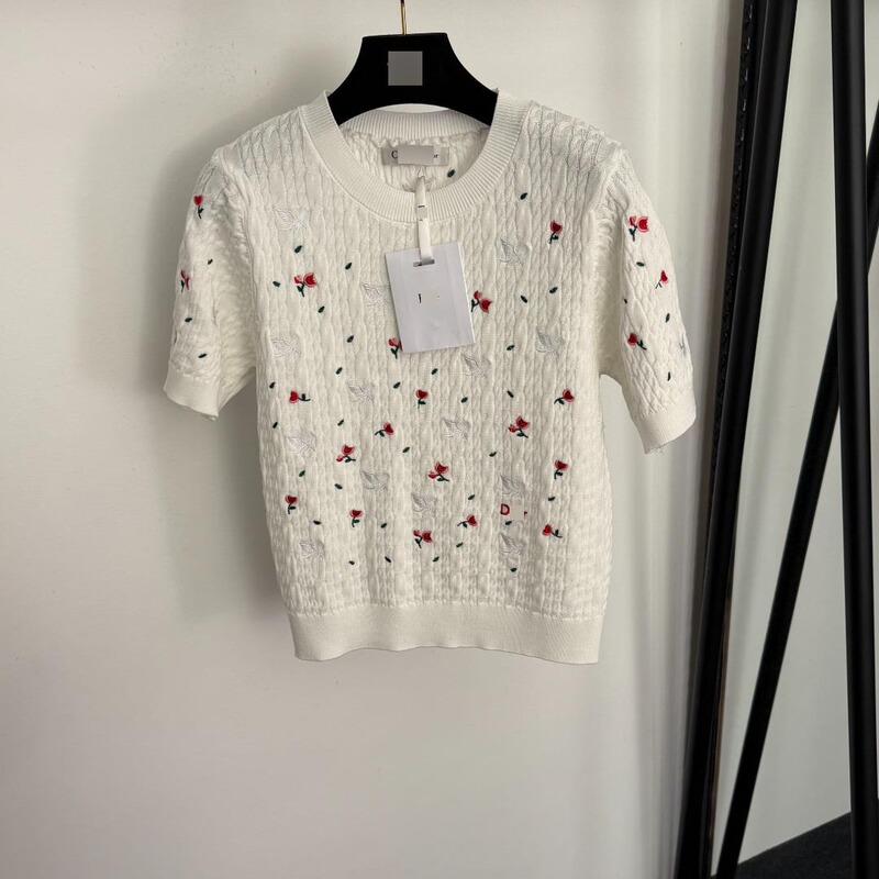 Nanyou High-End Sweet New Style Short-Sleeved Knitted Sweater with Bird and Rose Flower Embroidery and Twist Pattern, Age-Reducing and Versatile Nanyou High-End Sweet New Style Short-Sleeved Knitted Sweater with Bird and Rose Flower Embroidery and Twist Pattern, Age-Reducing and Versatile
