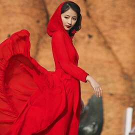 茶卡盐湖旅拍长裙新款仙女红色雪纺连衣裙连帽度假沙滩裙大摆长裙