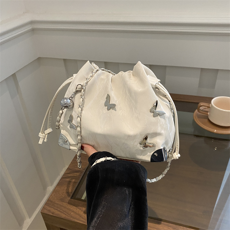 Bolso de cubo de mariposa súper fuego popular de este año primavera y verano nuevo bolso de cadena de todo fósforo de verano de moda bolso de hombro bandolera