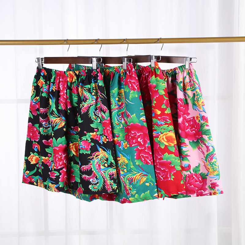 Spot wholesale northeast flower shorts wedding trick props fun freehand wear pants group build game props