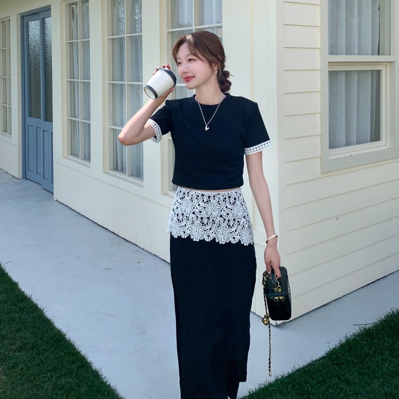 黒のハイエンドファッションスーツスカート女性のための夏の2025新しい韓国スタイルのウエストレスTシャツレーススカート2点セット|undefined