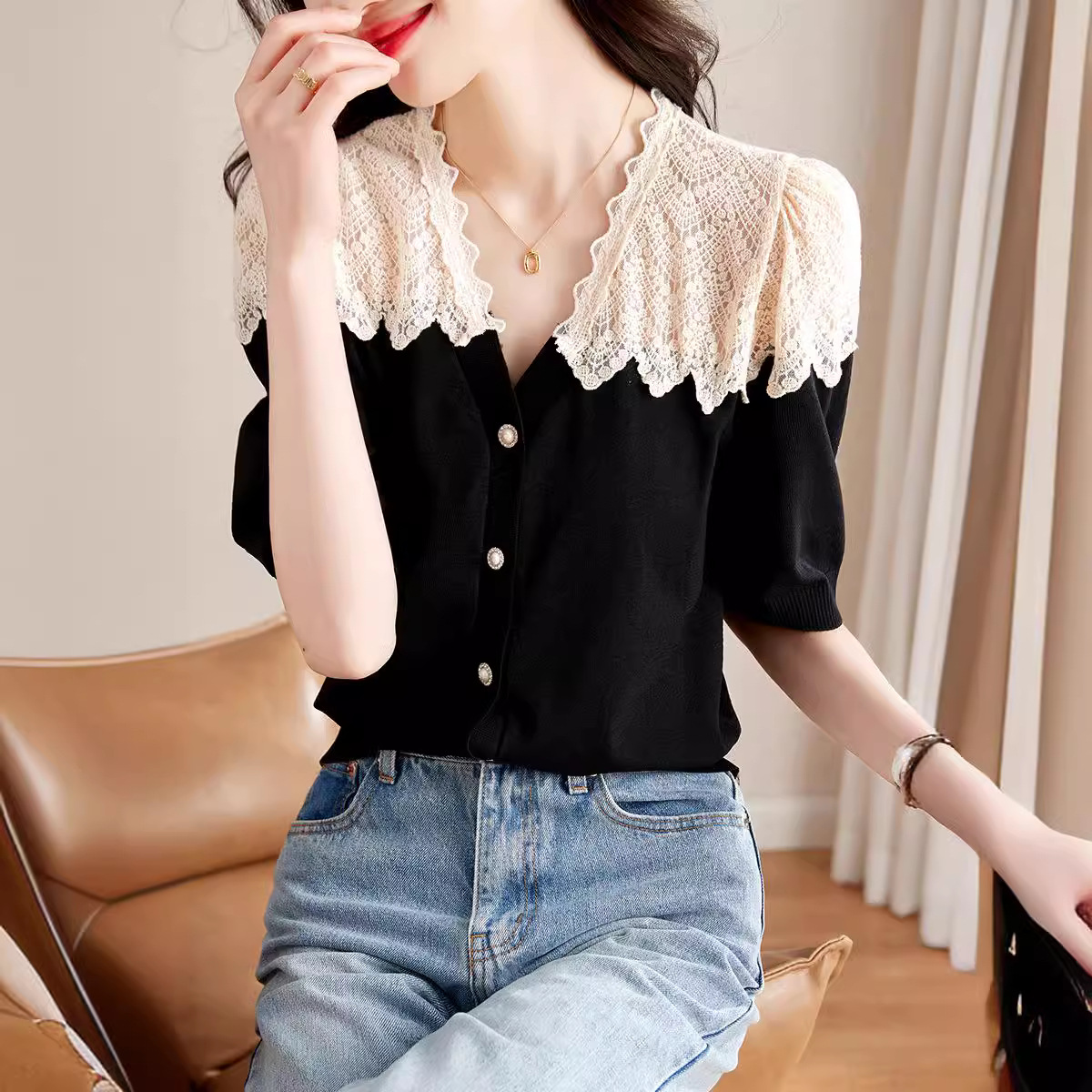 This year's popular beautiful small shirt lace stitching gold velvet shirt women's spring and autumn design feeling small foreign style top