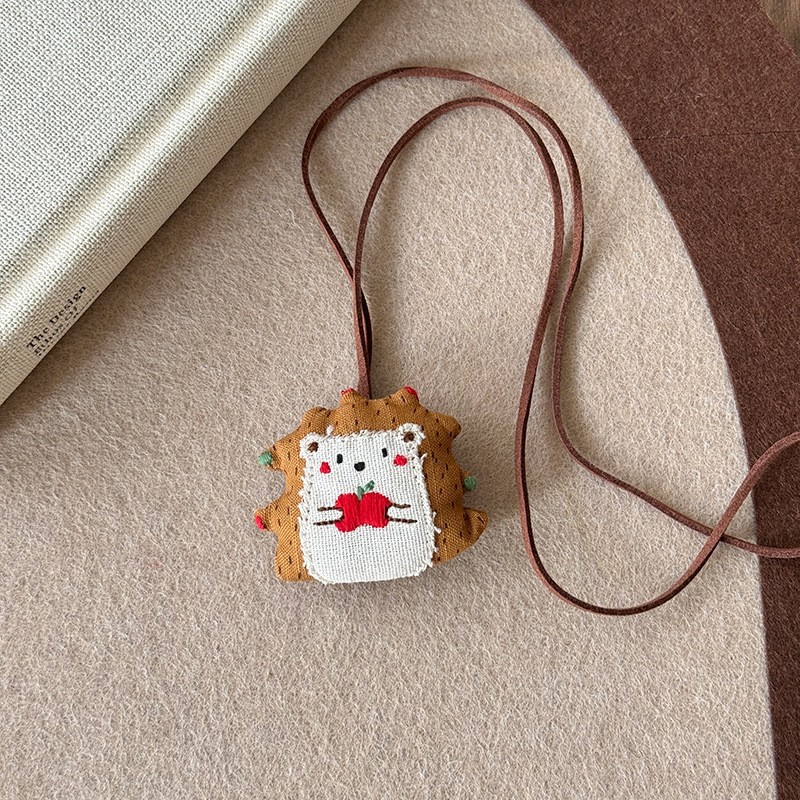 Nuevo estilo de cuero chino, colgante, collar de borlas, estilo étnico femenino, cadena de suéter retro de nicho, moda, artículos de alta gama