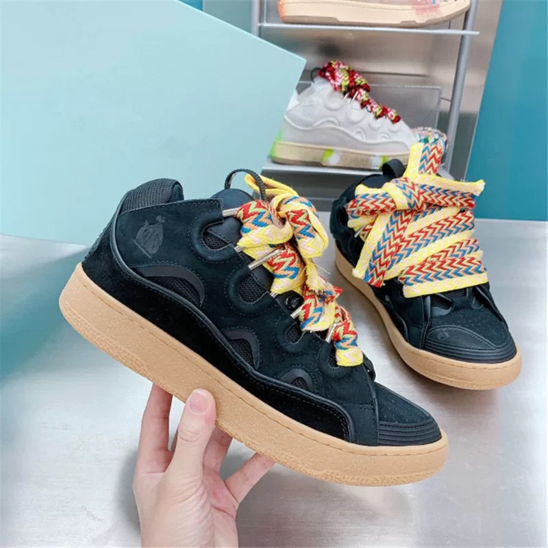 Black shoelaces