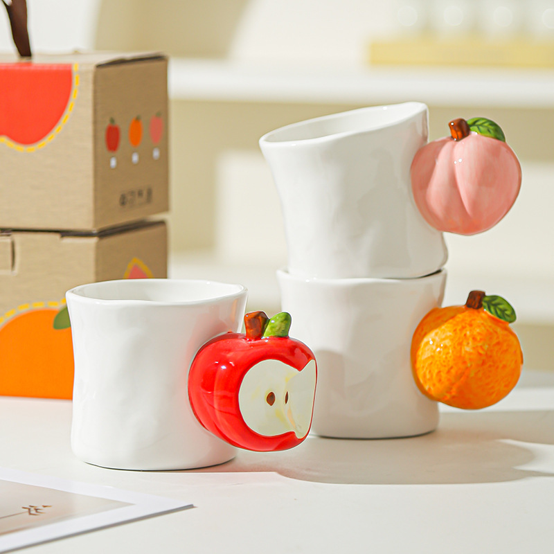 Taza de fruta creativa Taza de café Taza de cerámica de regalo de apertura Taza de agua doméstica de melocotón de manzana linda