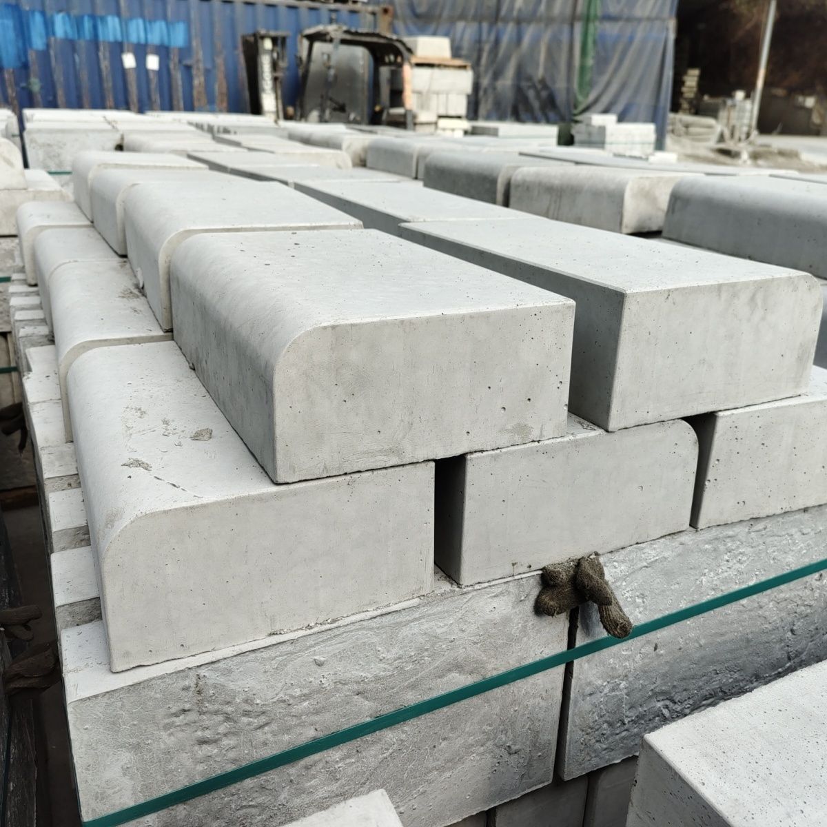 水泥路沿石市政工程小区防滑耐磨美观实用抗冲击抗磨损本地发货