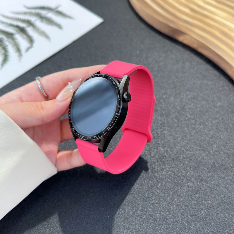 适用华为GT4/gt5/watch5三星watch4运动风木纹软磁硅胶磁吸手表带|undefined