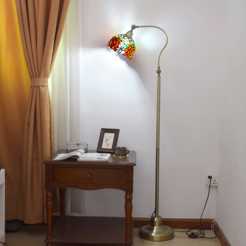 European Tiffany Stained Glass Floor Lamp American Pastoral Gorgeous Rose Living Room Bedroom Feeding Bedside Lamp