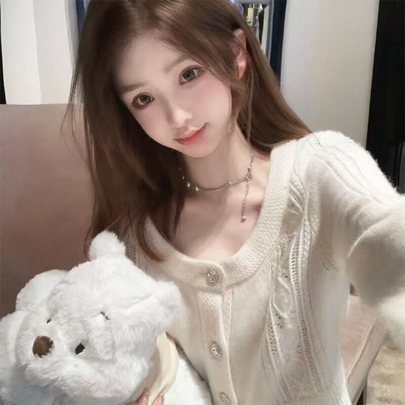 2025 Explosions Super Good-looking Weaving Flower Texture Silver Knitted Cardigan Temperament Age-reducing Short Sweater Women's Coat