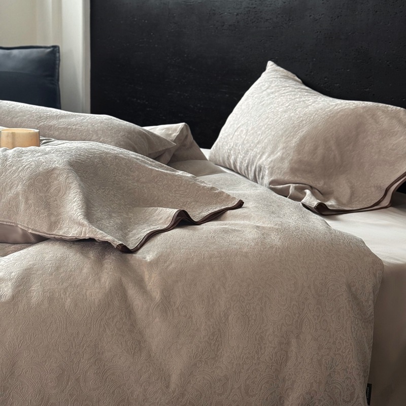 Luxurious Embossed Jacquard Cotton Duvet Cover Set European Style_voghion.com