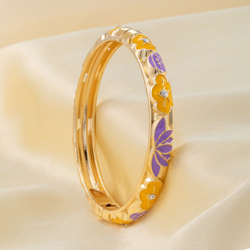 Light Luxury Cloisonné Hollow Enamel Flower Bracelet, Single-Layer Niche Design with Colorful Diamonds, Cross-Border Hot Seller Light Luxury Cloisonné Hollow Enamel Flower Bracelet, Single-Layer Niche Design with Colorful Diamonds, Cross-Border Hot Seller