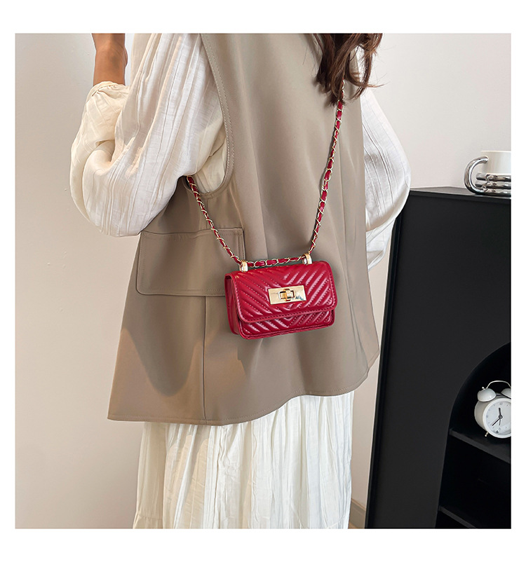 Single Shoulder Strap Strap Type Women's Pu Leather Chevron Streetwear Sewing Thread Square Flip Cover Square Bag