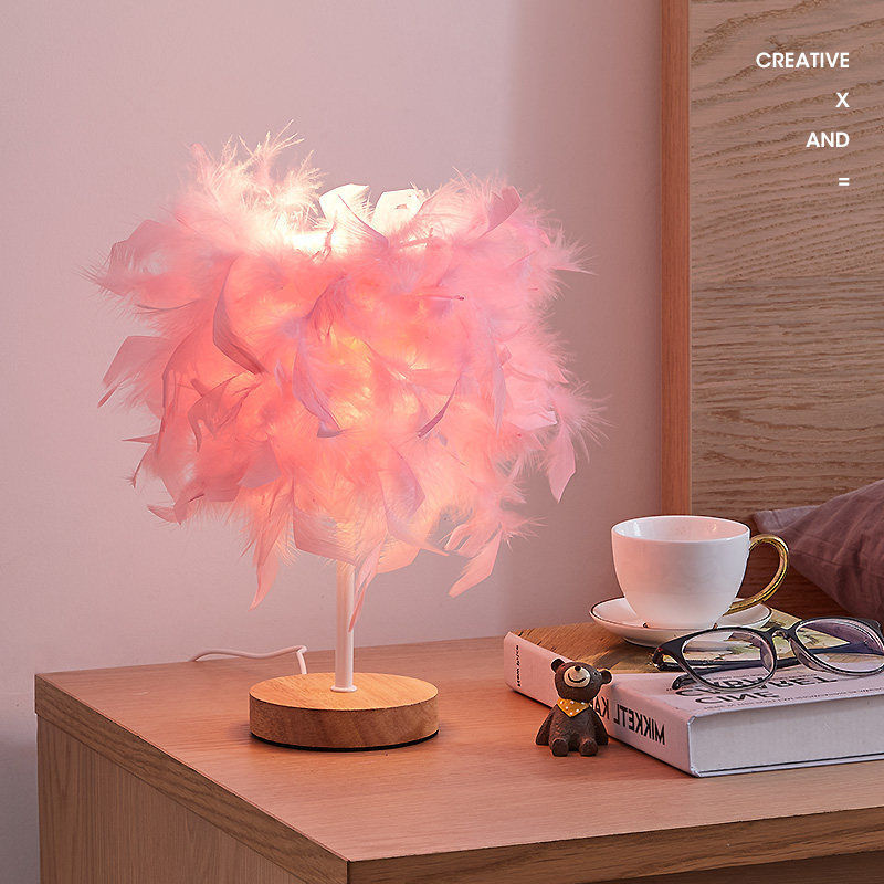 Lámpara de escritorio de plumas de lujo del dormitorio, luces de cabecera de cama de alto nivel, regalos creativos, luces nocturnas decorativas, luces de atmósfera