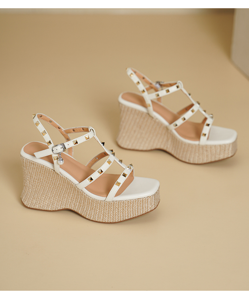 Sandal nữ đế xuồng cao gót phong cách Bohemian, mũi hở, quai đinh tán, đế bánh mì dày — màu nâu, màu đen, màu trắng ngà chi tiết 12