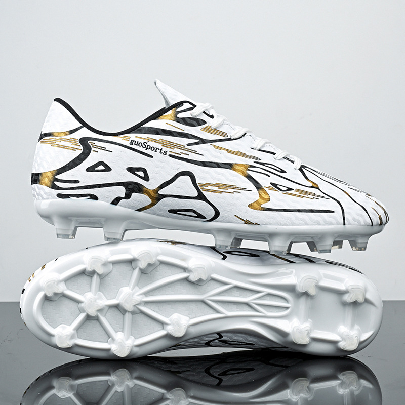 2024 nuevos zapatos de fútbol transfronterizos hombres y mujeres jóvenes clavos largos clavos de entrenamiento fábrica de zapatos deportivos