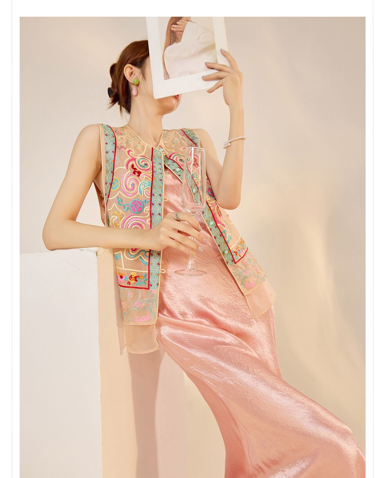 Áo vest cổ đứng phong cách retro Trung Hoa, thiết kế thêu, chất liệu tơ dâu tằm, mẫu ZX N4045 — Màu đen, Hồng mơ chi tiết 13